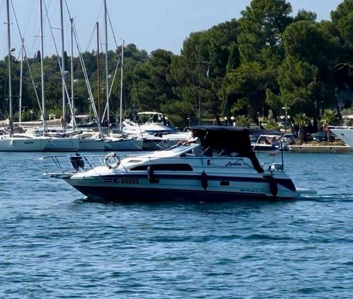 Bayliner 2655 Sunbridge at Istra Nautika